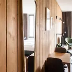 Sunday Hambachtal, Hotel 3*