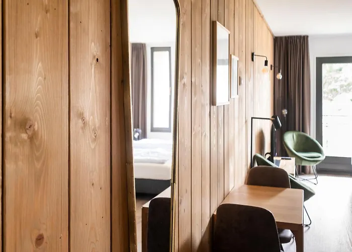 Sunday Hambachtal, Hotel 3*